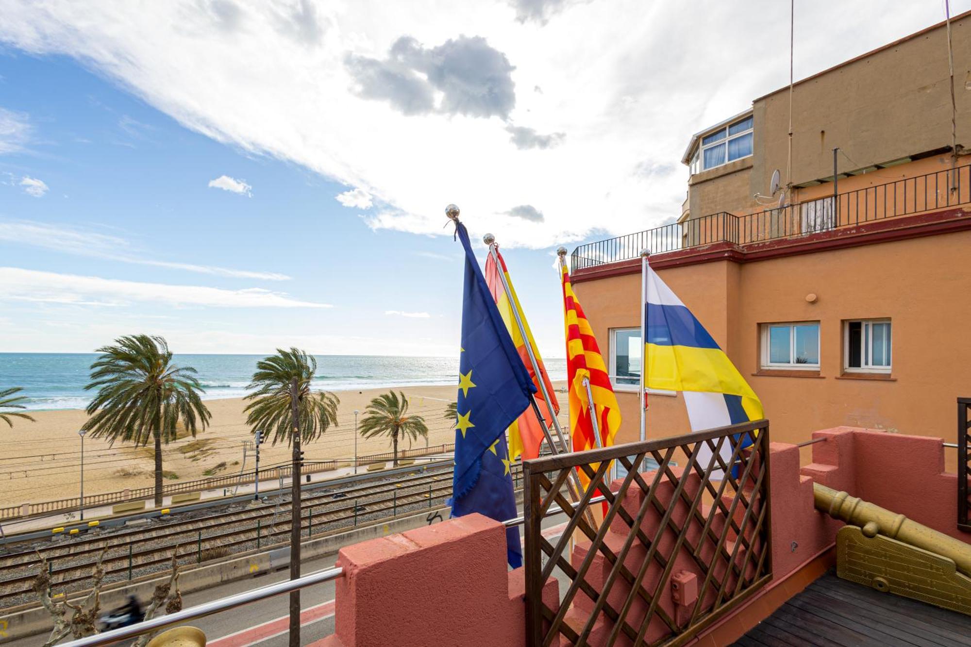 מזנואו Hotel Llar De Capitans מראה חיצוני תמונה